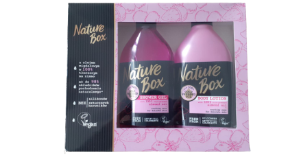 Nature Box set cadou Almond Oil ( Gel de dus 385ml si Lotiune de corp 385ml)